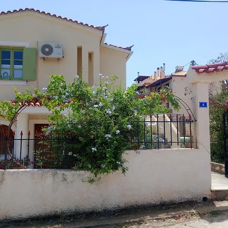 아파트 Monemvasia's Art House