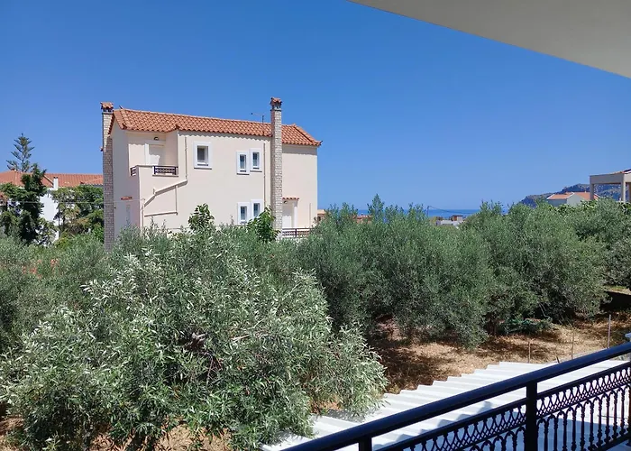 Monemvasia's Art House